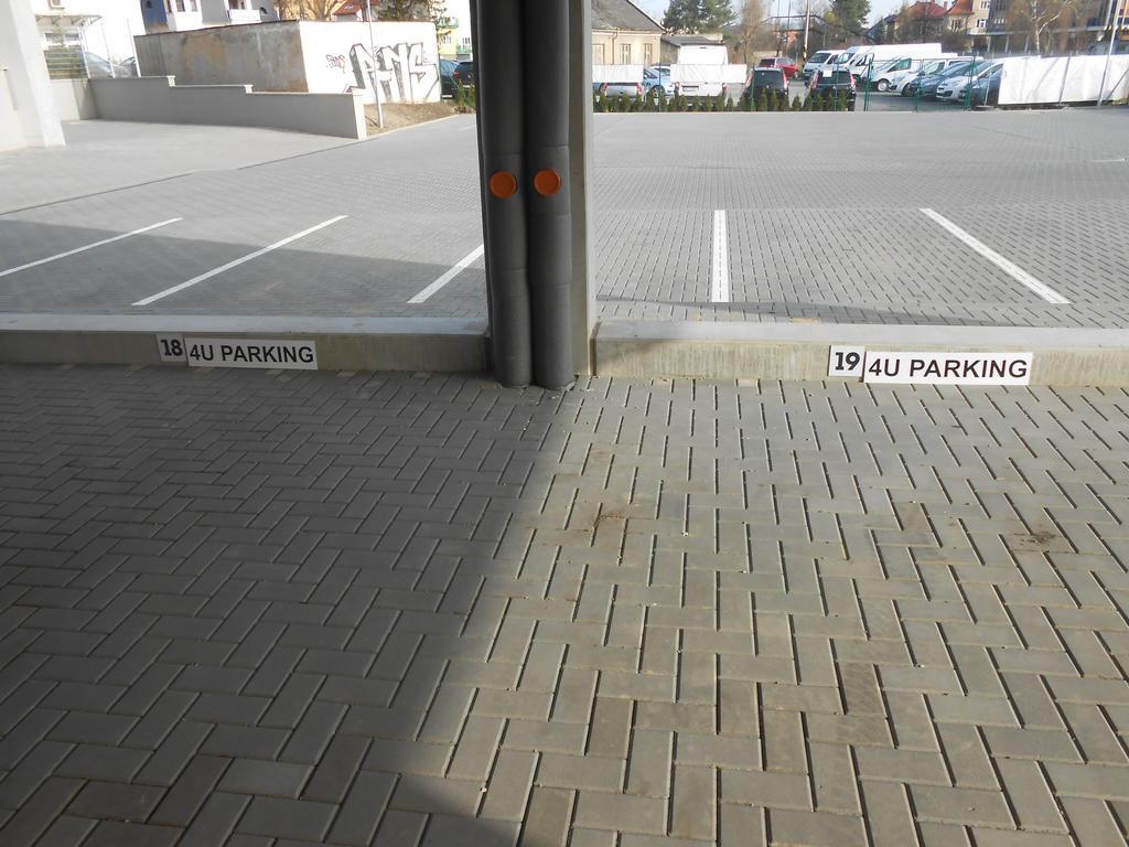 Apartments 4U Center + Free Parking Olomouc Eksteriør billede